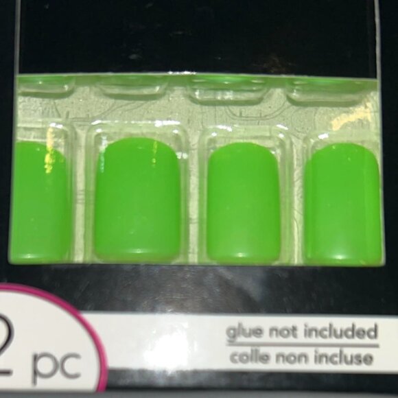 Neon Green Nail Set NIB New in Box - Picture 3 of 4